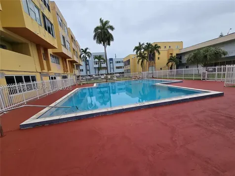 1555 W 44th Place Hialeah FL 33012