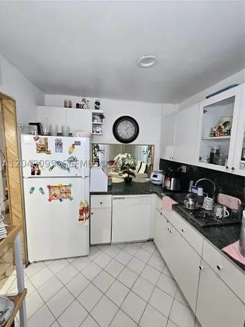 1555 W 44th Place Hialeah FL 33012