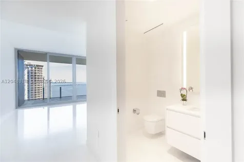 300 Biscayne Blvd Way Miami FL 33131