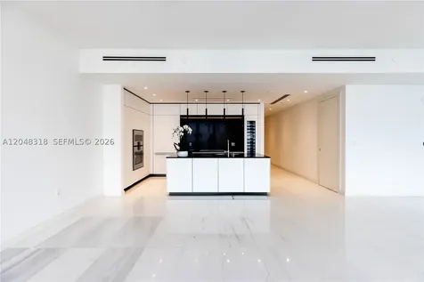 300 Biscayne Blvd Way Miami FL 33131