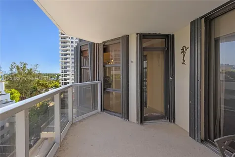 6423 Collins Avenue Miami Beach FL 33141