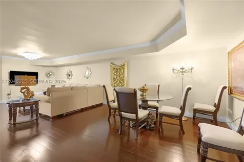 6423 Collins Avenue Miami Beach FL 33141