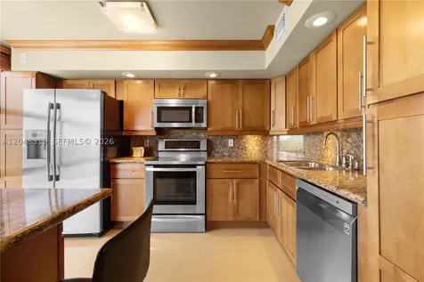6423 Collins Avenue Miami Beach FL 33141