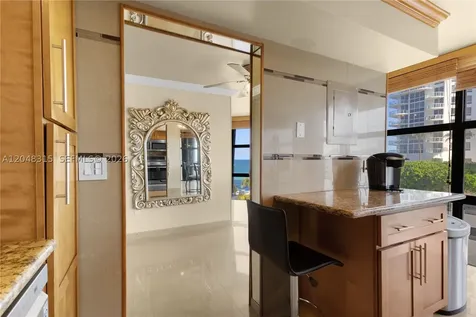 6423 Collins Avenue Miami Beach FL 33141