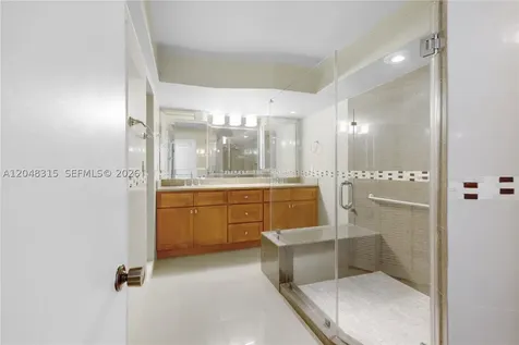 6423 Collins Avenue Miami Beach FL 33141