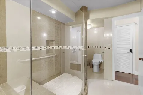 6423 Collins Avenue Miami Beach FL 33141