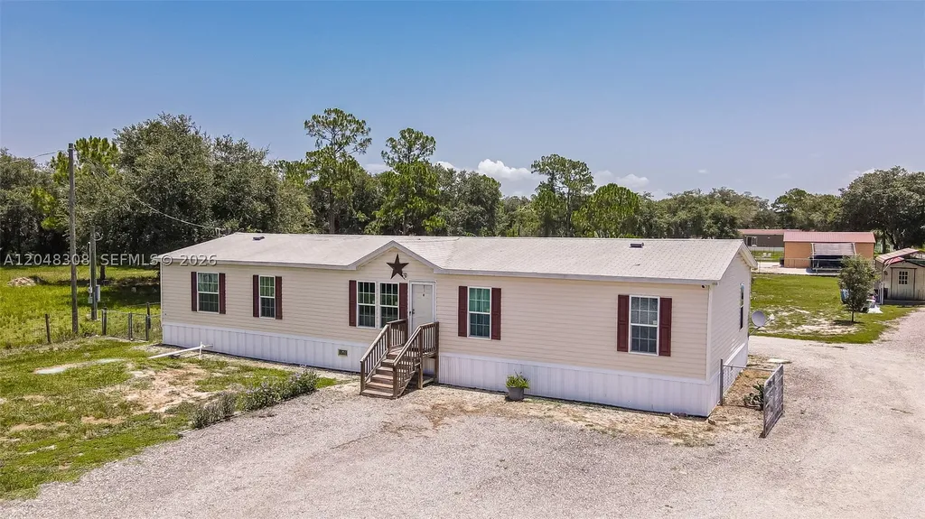585 S Lindero Street Clewiston FL 33440