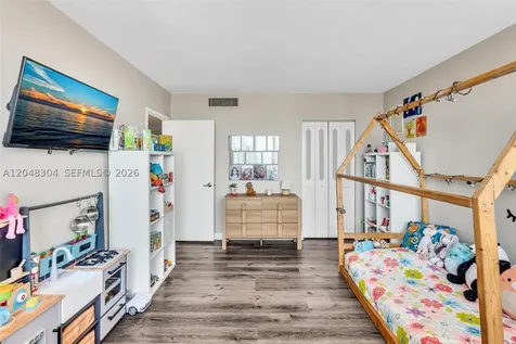 3375 N Country Club Drive Aventura FL 33180