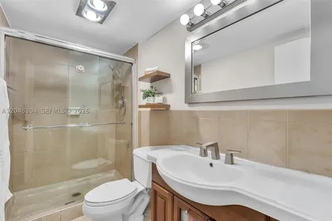 3375 N Country Club Drive Aventura FL 33180