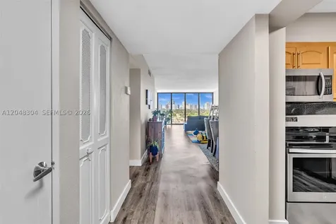 3375 N Country Club Drive Aventura FL 33180