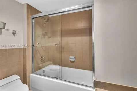 3375 N Country Club Drive Aventura FL 33180
