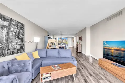 3375 N Country Club Drive Aventura FL 33180