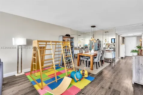 3375 N Country Club Drive Aventura FL 33180