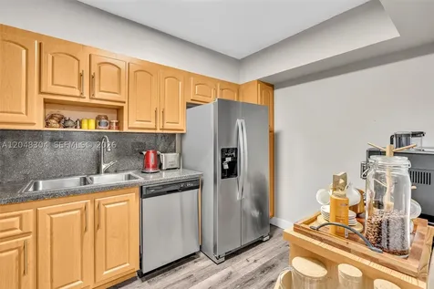 3375 N Country Club Drive Aventura FL 33180
