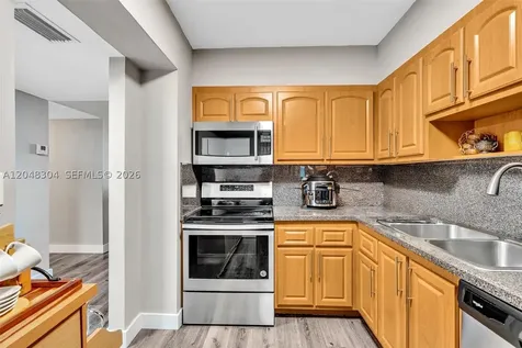 3375 N Country Club Drive Aventura FL 33180