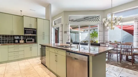 1221 E Bel Aire Drive E Pembroke Pines FL 33027