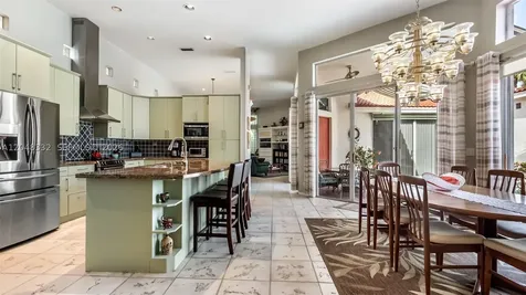 1221 E Bel Aire Drive E Pembroke Pines FL 33027