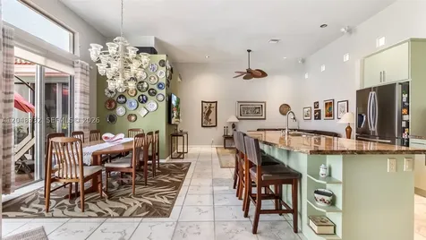 1221 E Bel Aire Drive E Pembroke Pines FL 33027