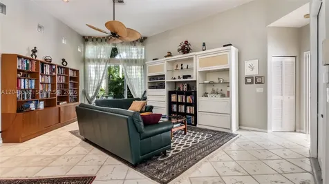 1221 E Bel Aire Drive E Pembroke Pines FL 33027