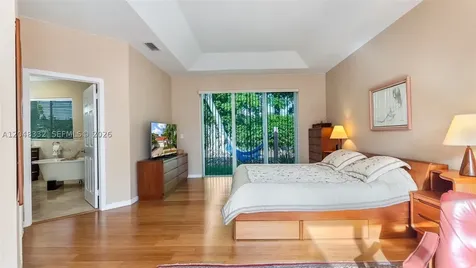 1221 E Bel Aire Drive E Pembroke Pines FL 33027