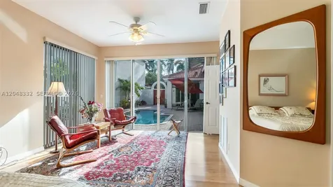 1221 E Bel Aire Drive E Pembroke Pines FL 33027