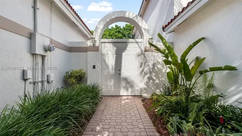 1221 E Bel Aire Drive E Pembroke Pines FL 33027