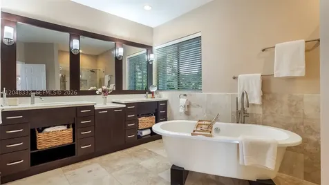 1221 E Bel Aire Drive E Pembroke Pines FL 33027