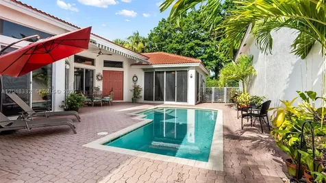 1221 E Bel Aire Drive E Pembroke Pines FL 33027