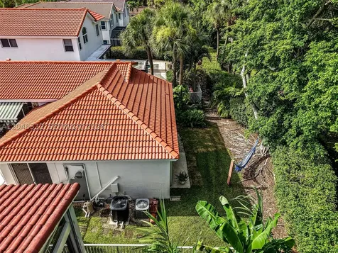 1221 E Bel Aire Drive E Pembroke Pines FL 33027