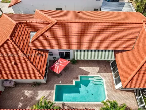 1221 E Bel Aire Drive E Pembroke Pines FL 33027