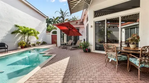 1221 E Bel Aire Drive E Pembroke Pines FL 33027