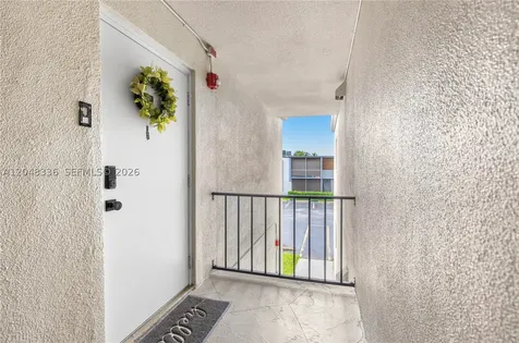8752 SW 12th Street Miami FL 33174