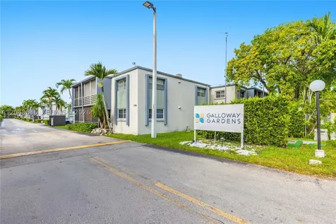 8752 SW 12th Street Miami FL 33174