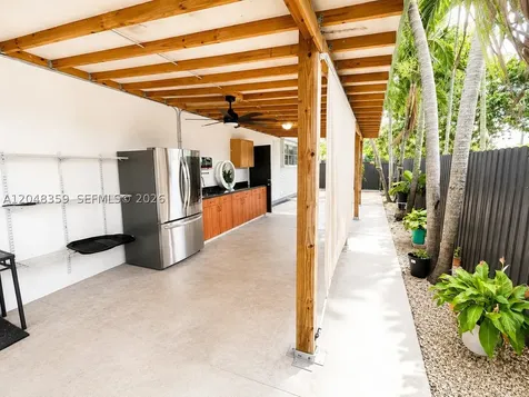 621 E 52nd Street Hialeah FL 33013
