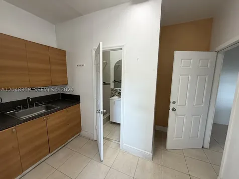 621 E 52nd Street Hialeah FL 33013
