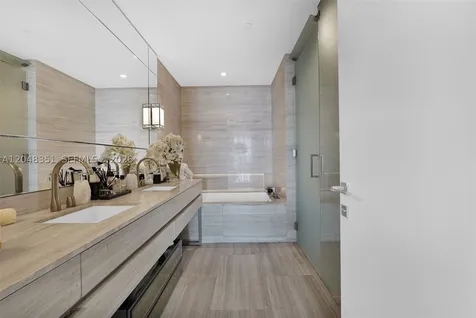 18975 Collins Avenue Sunny Isles Beach FL 33160