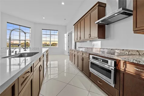 5301 S Sterling Ranch Circle Davie FL 33314