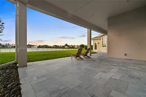 5301 S Sterling Ranch Circle Davie FL 33314