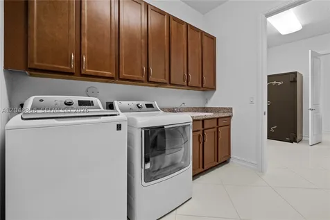 5301 S Sterling Ranch Circle Davie FL 33314