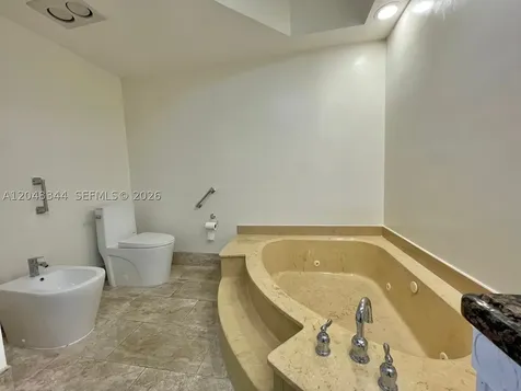 20281 E Country Club Drive Aventura FL 33180
