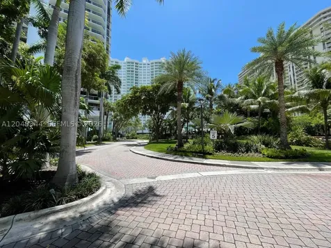 20281 E Country Club Drive Aventura FL 33180