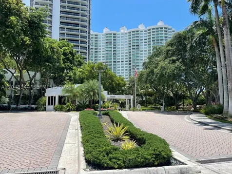 20281 E Country Club Drive Aventura FL 33180