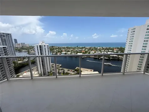 20281 E Country Club Drive Aventura FL 33180