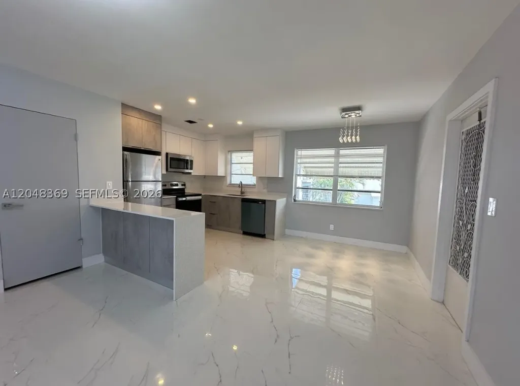 1722 Mayo Street Hollywood FL 33020