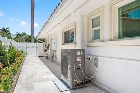 2770 NE 23rd Place Pompano Beach FL 33062