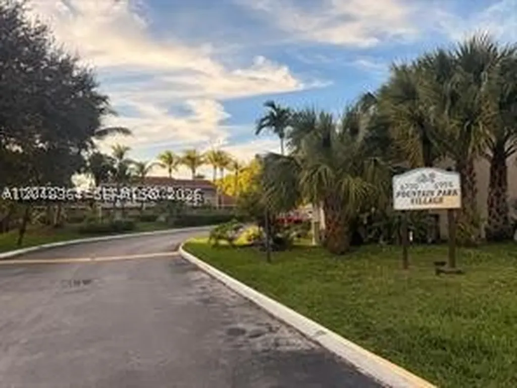 6926 NW 166th Terrace Miami Lakes FL 33014