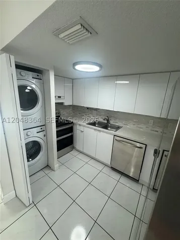 6926 NW 166th Terrace Miami Lakes FL 33014