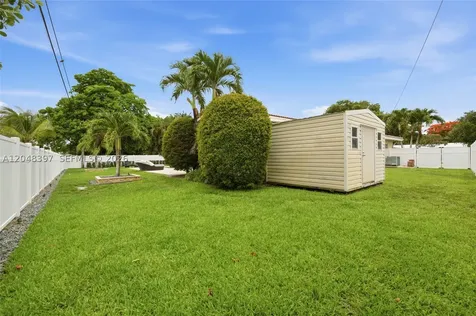 621 NW 74th Avenue Plantation FL 33317
