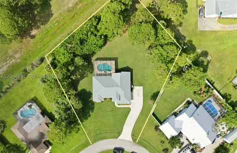 2472 SE Hillard Road Port St. Lucie FL 34952
