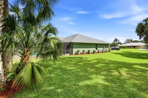 2472 SE Hillard Road Port St. Lucie FL 34952